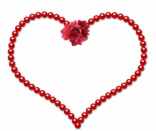Сердечко-рамка из красных бусен с цветами