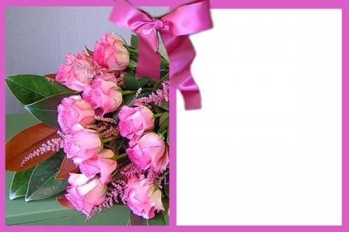 Розовая рамка с бантом и букетом роз